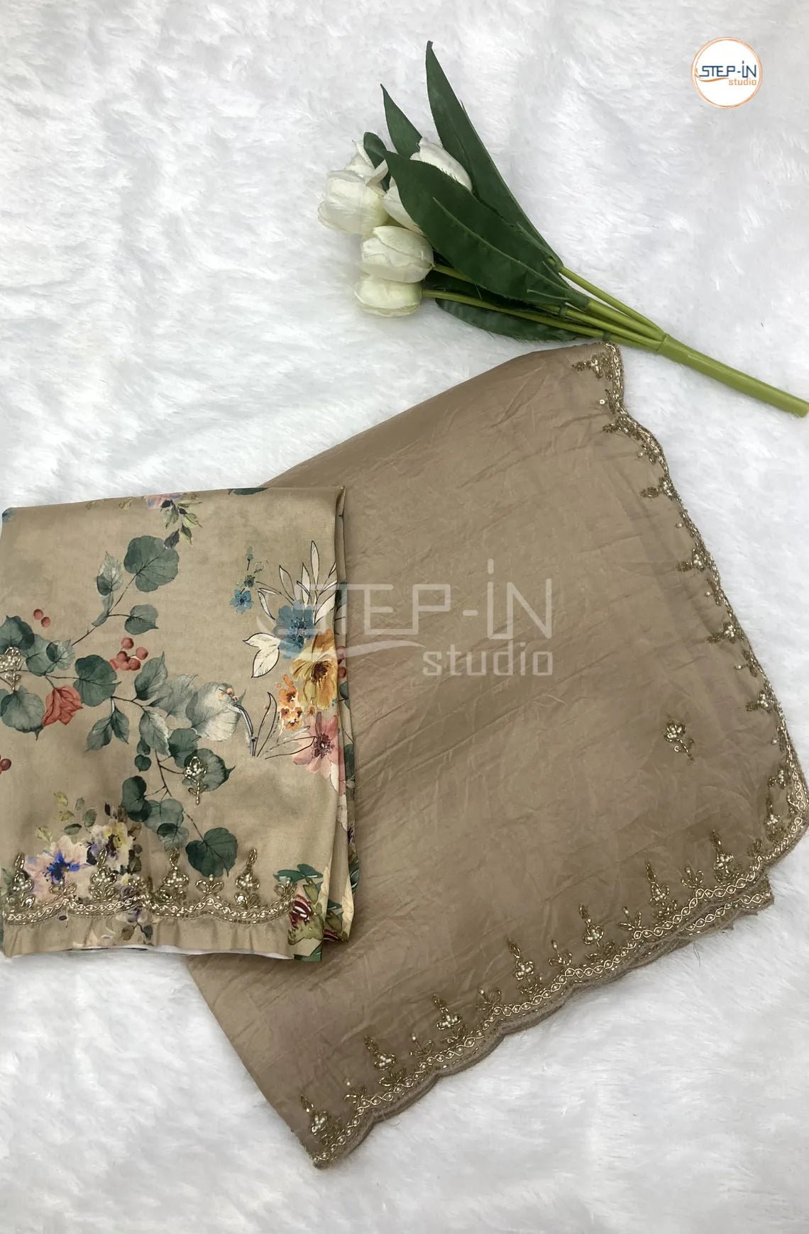 Beige Tissu Saree With Jamki Border and Pallu & Printed Blouse