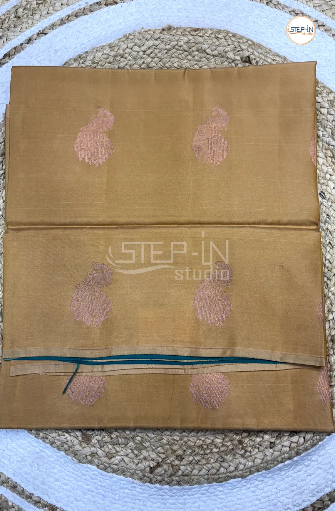 Beige & Green Floral Gold Peacock Design Soft Silk Saree Contrast Blouse Without Bordar & Argyle Design Pallu