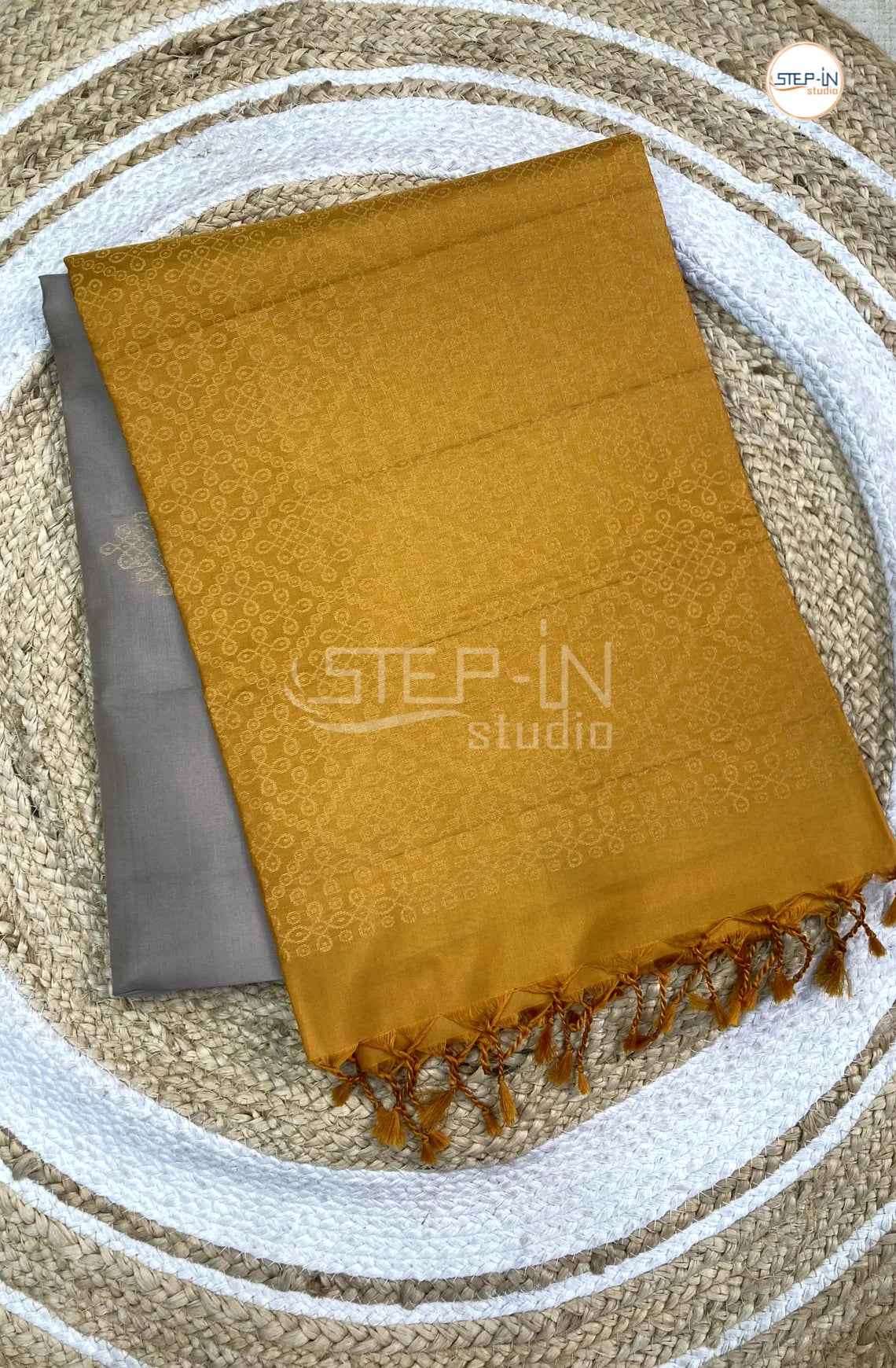Floral Motif Design Soft Silk Saree With Contrast Blouse and Border- Grey & Yellow
