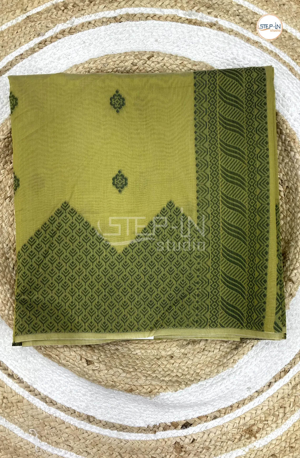 Pure Silk Cotton Saree With Geometric Floral Design Body - Lime Green