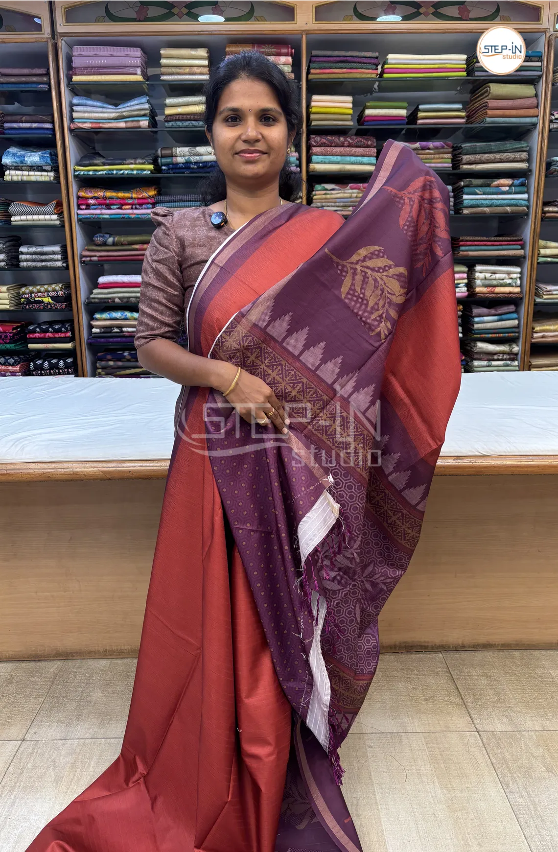 Semi Butter Silk Saree With Contrast Pallu & Border With Blouse - Red &Marron