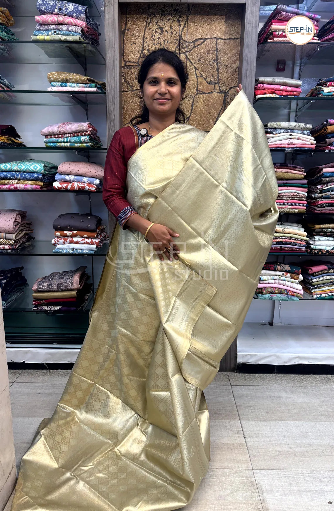 Tissue Silver Zari Weaving Saree With Self Pallu & Blouse - Cream