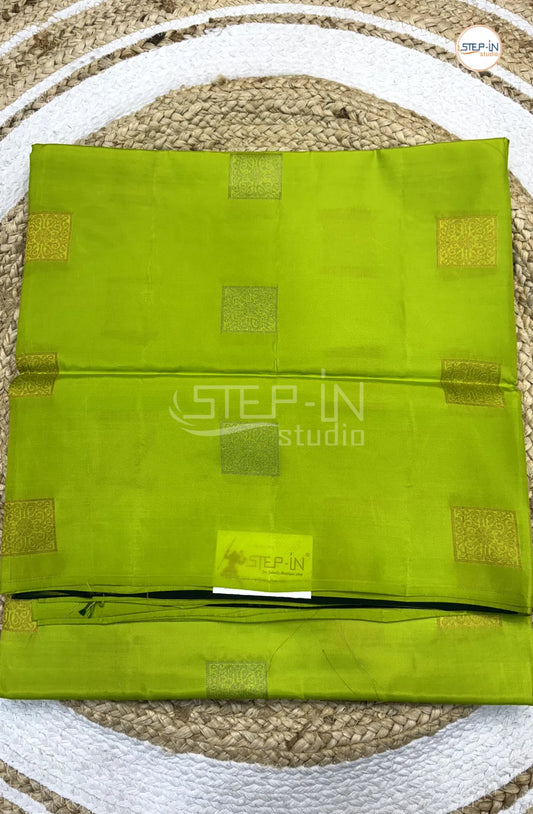 Lime Green & Dark Green Floral Square Design Soft Silk Saree With Contrast Blouse and Plain Border & Argyle Design Pallu
