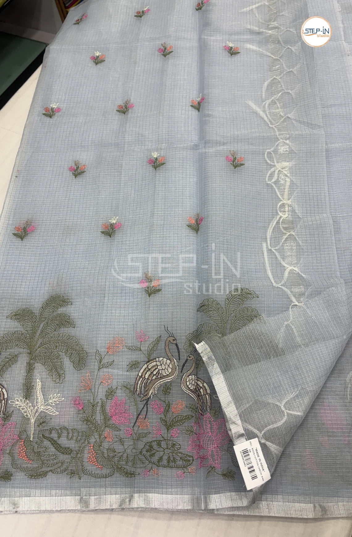 Art Linen Tissu Saree with Embroidery - Ice Blue