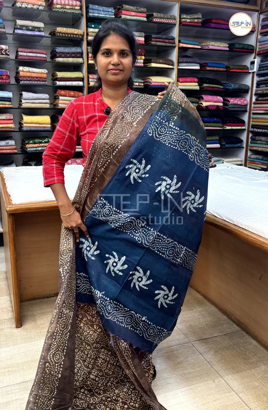 Batik Printed Banswara Cotton Saree - Grey & Blue