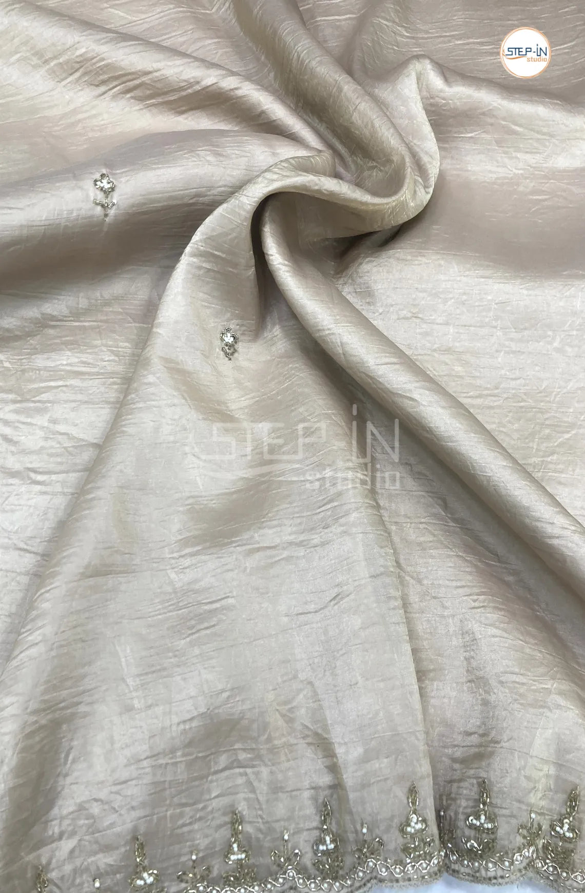 Beige Tissu Saree With Jamki Border and Pallu & Printed Blouse