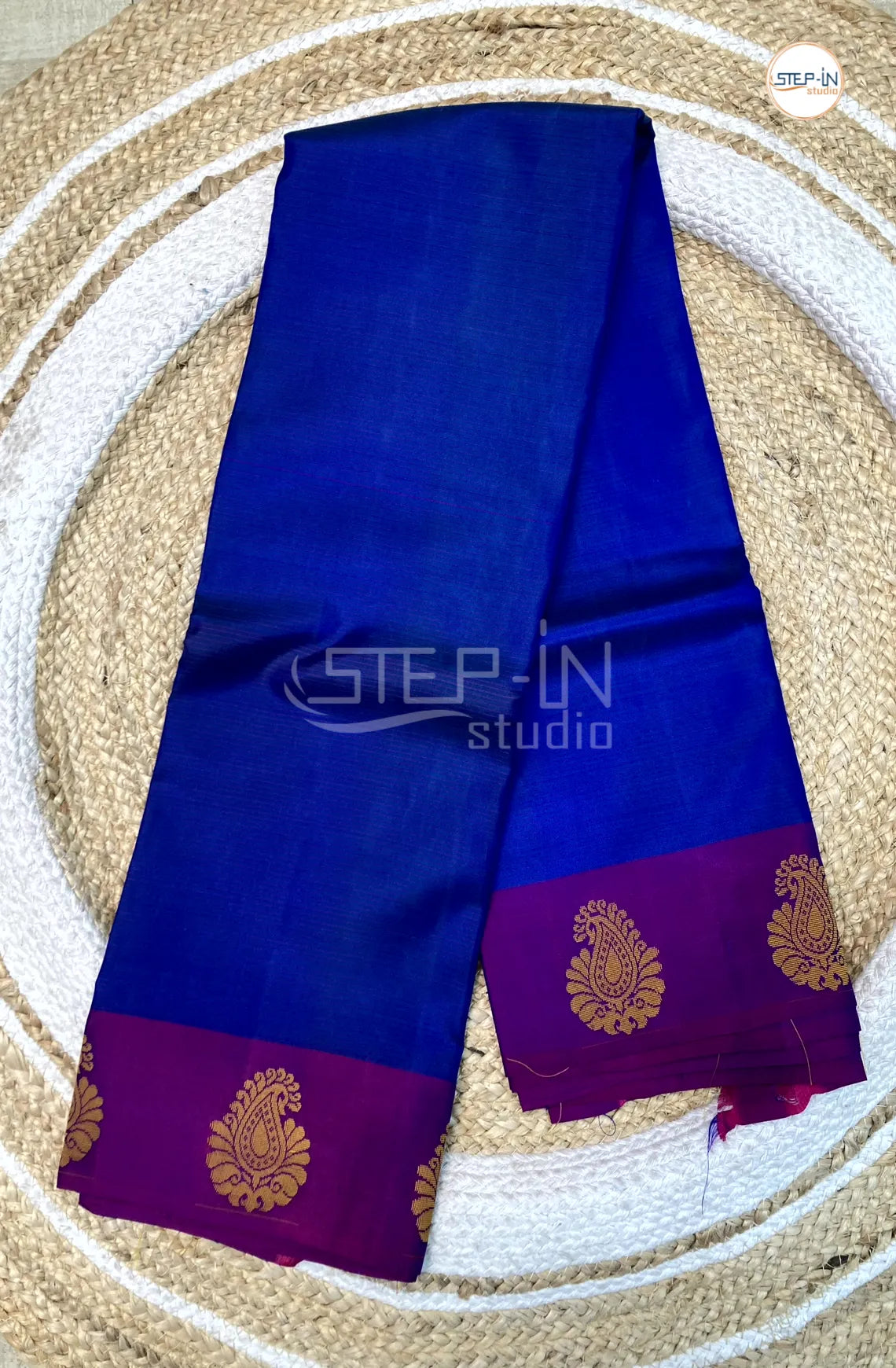 Floral Design Soft Silk Saree With Contrast Boluse and Pallu- Blue & Magenta
