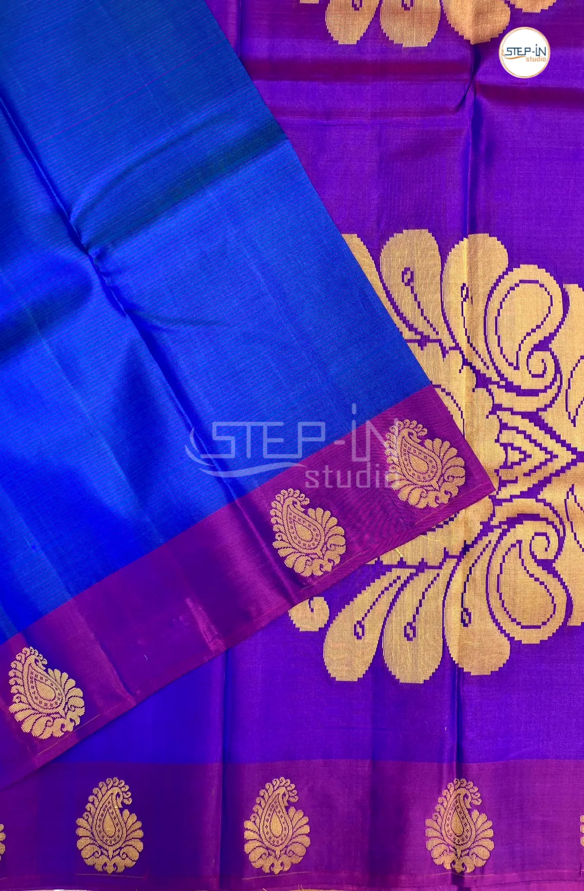 Floral Design Soft Silk Saree With Contrast Boluse and Pallu- Blue & Magenta