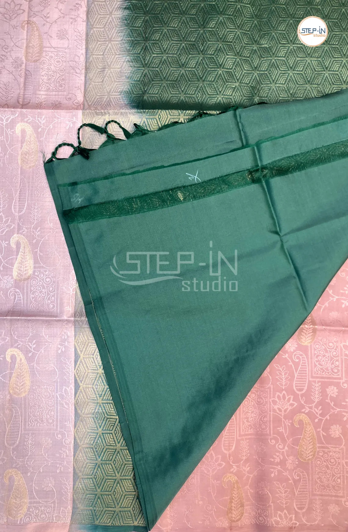 Floral Design Soft Silk Saree With Contrast Boluse and Pallu -Pale Pink & Green