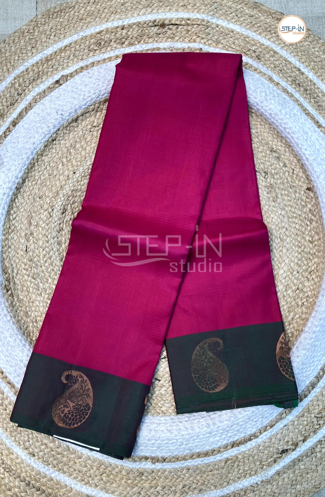 Floral Design Soft Silk Saree With Contrast Boluse and Pallu- Pink & Dark Green