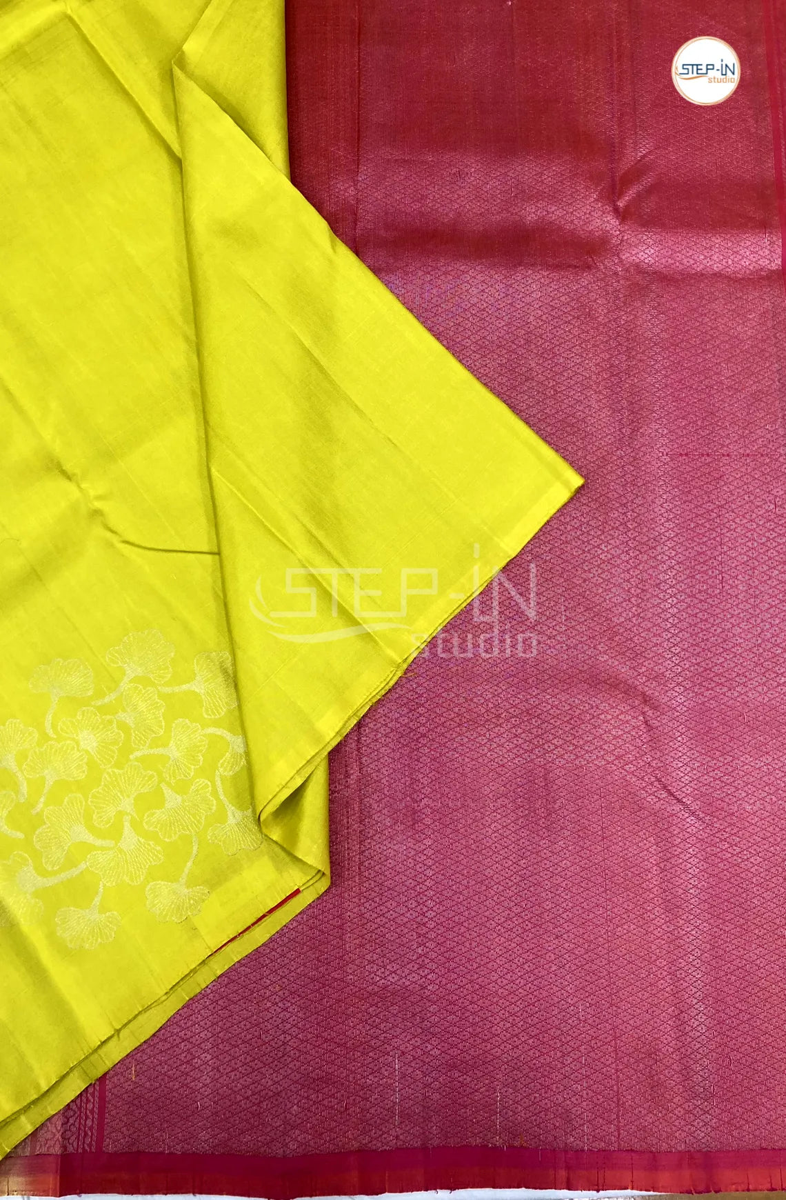 Floral Flower Design Soft Silk Saree With Contrast Blouse and Plain Border & Pallu- Lime yellow & Red