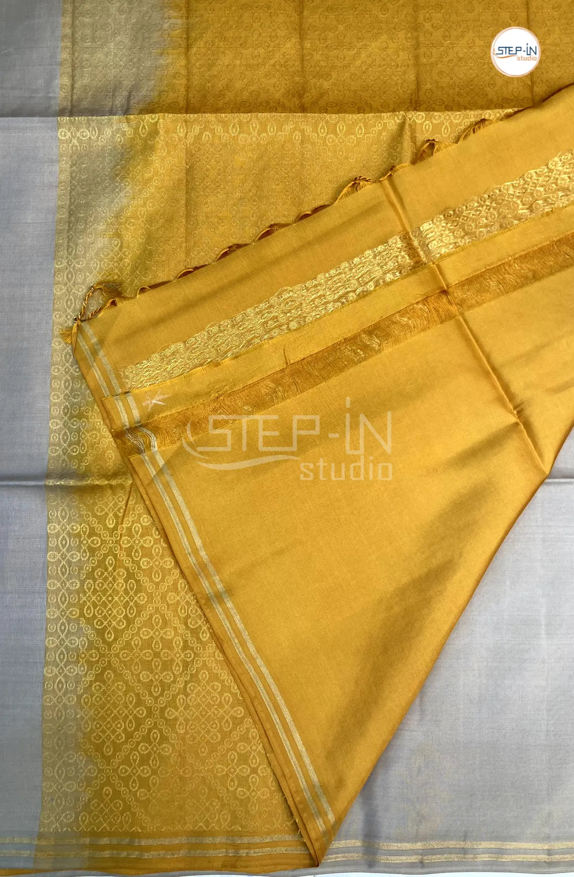 Floral Motif Design Soft Silk Saree With Contrast Blouse and Border- Grey & Yellow