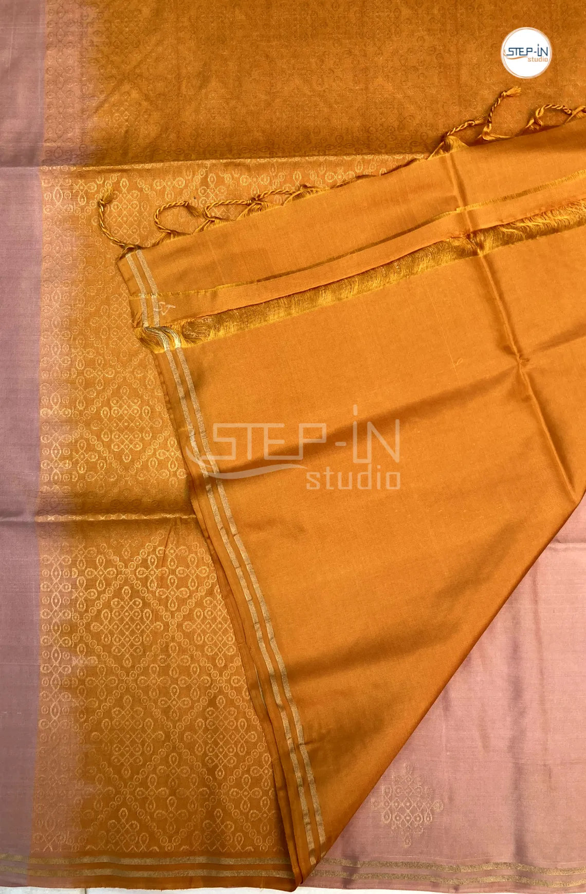 Floral Motif Design Soft Silk Saree With Contrast Blouse and Border- Ivory & Yellow