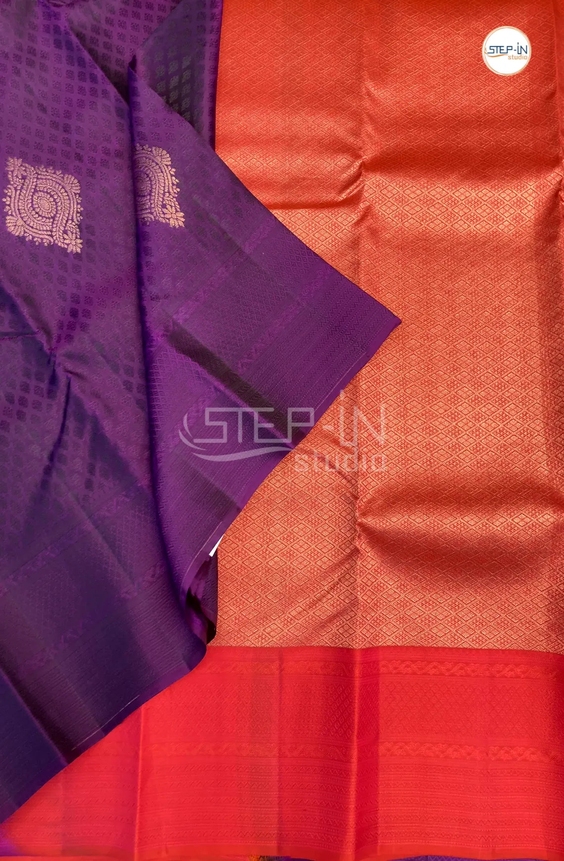 Floral Motif Design Soft Silk Saree With Contrast Boluse and Pallu - Purple & Red