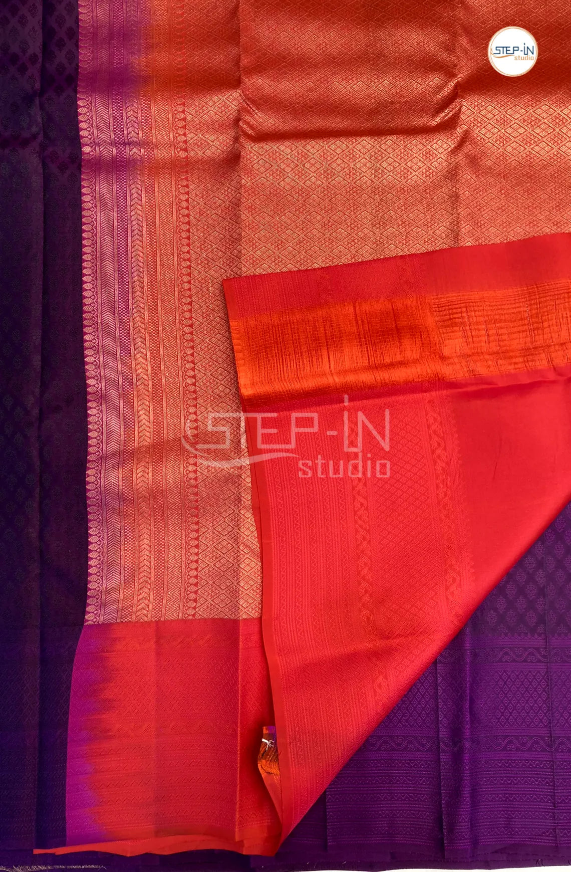 Floral Motif Design Soft Silk Saree With Contrast Boluse and Pallu - Purple & Red