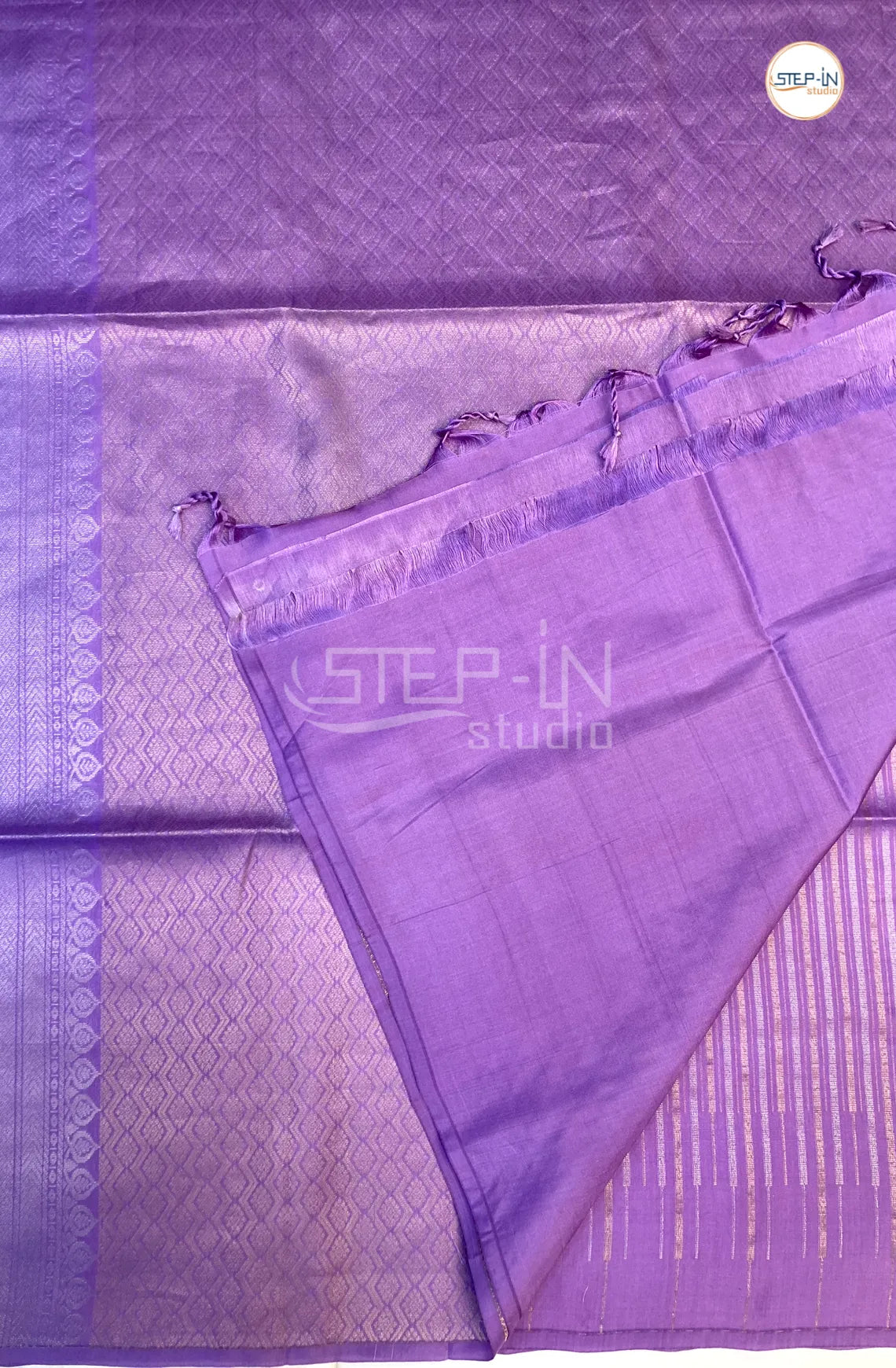 Floral Striped Design Soft Silk Saree With Blouse & Zari Design Pallu - Lavender