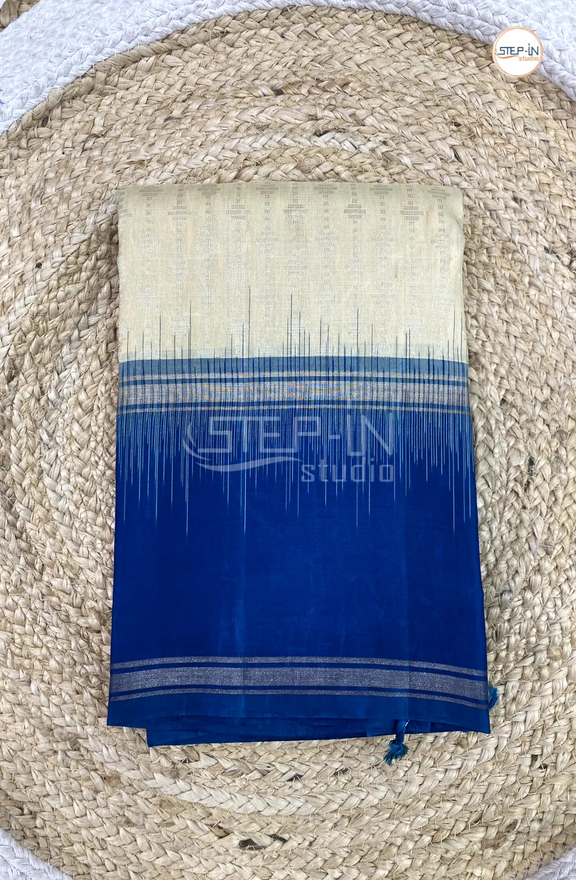 Floral Zari Design Soft Silk Saree With Contrast Boluse and Pallu - White & Blue