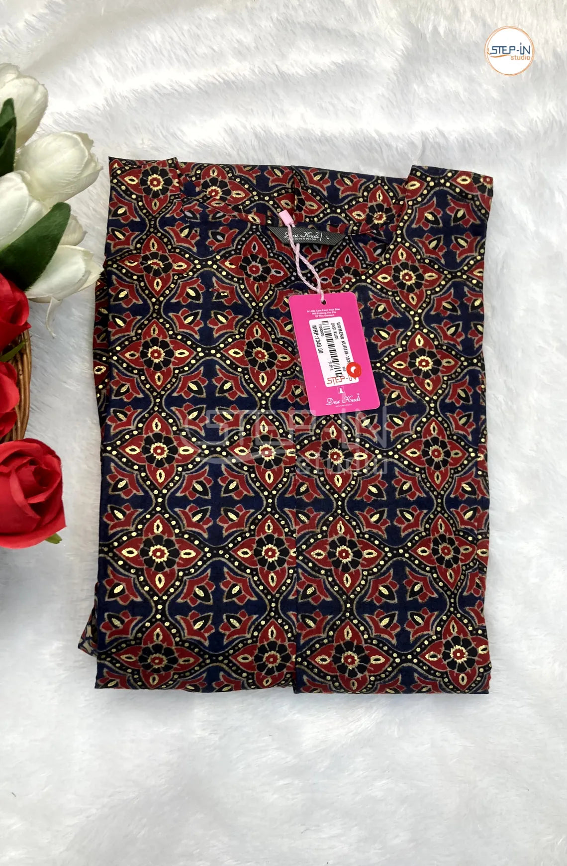 Floral Quatrefoil Printed Top - Navy & Red