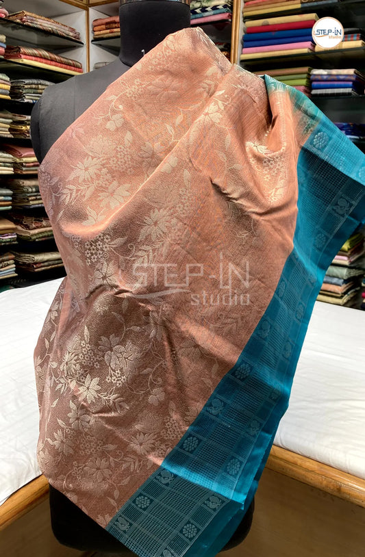 Flower Design Soft Silk Saree With Contrast Boluse and Pallu - Peach &  Green
