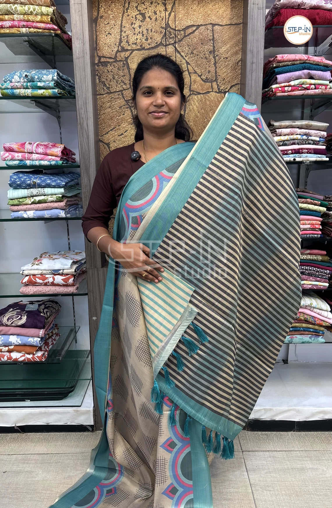 Geometric Printed Soft Linen Saree-Blue