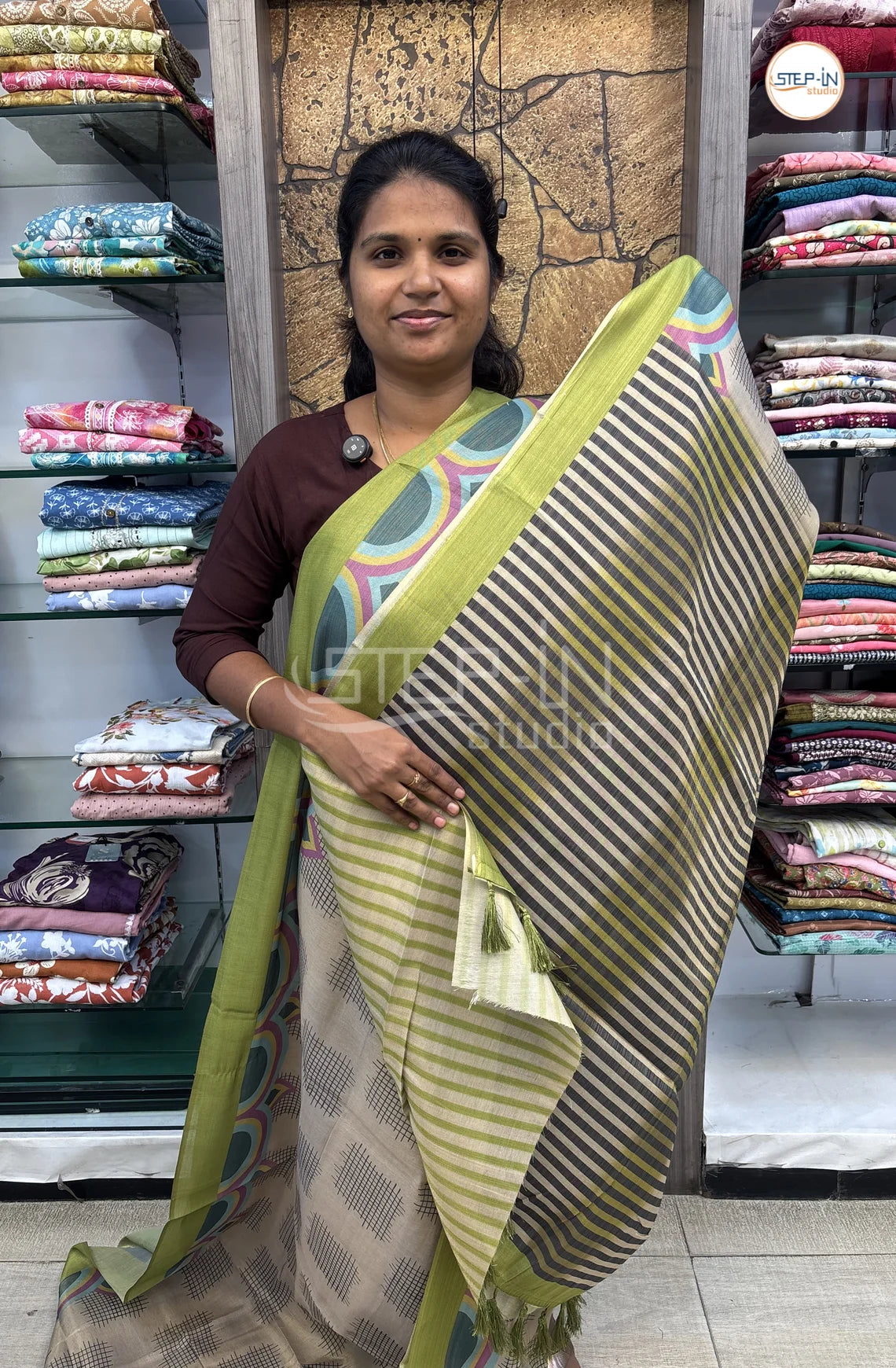 Geometric Printed Soft Linen Saree-Green
