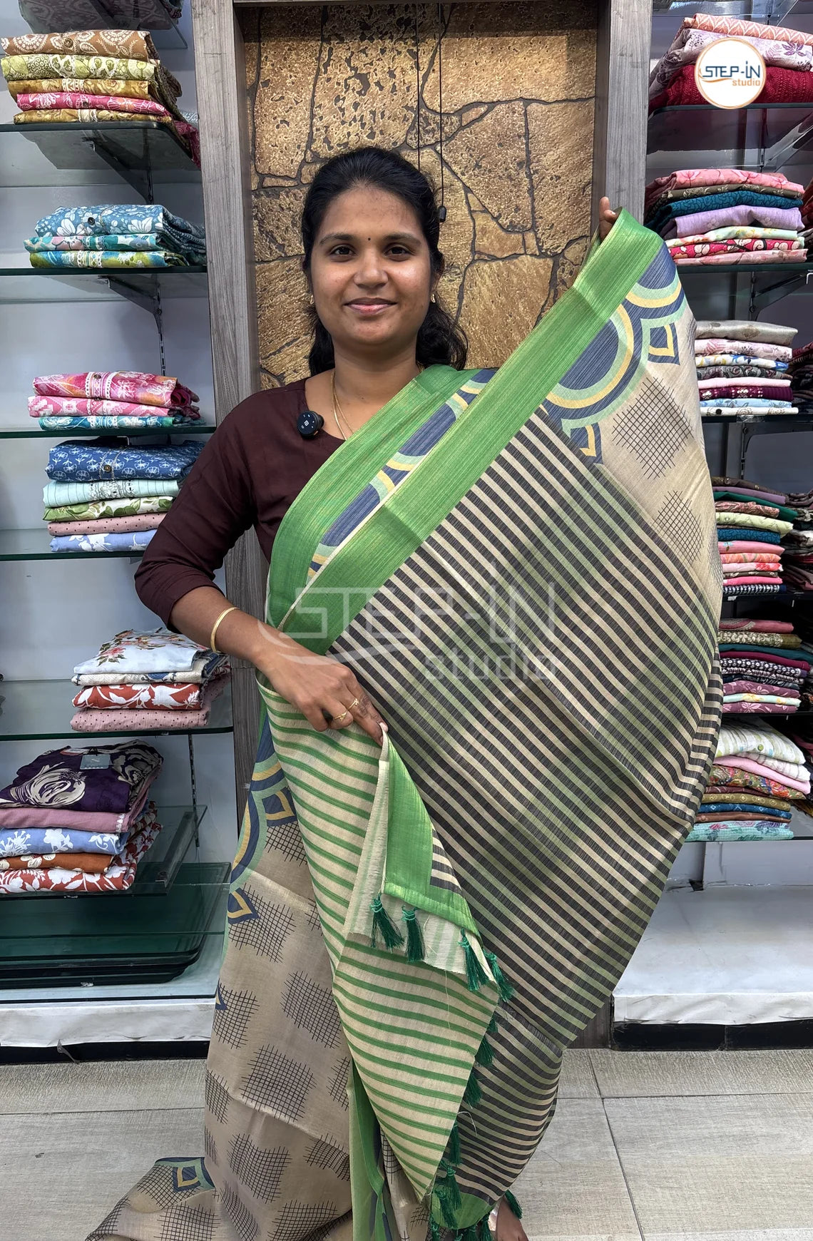 Geometric Printed Soft Linen Saree-GreenwithBlue