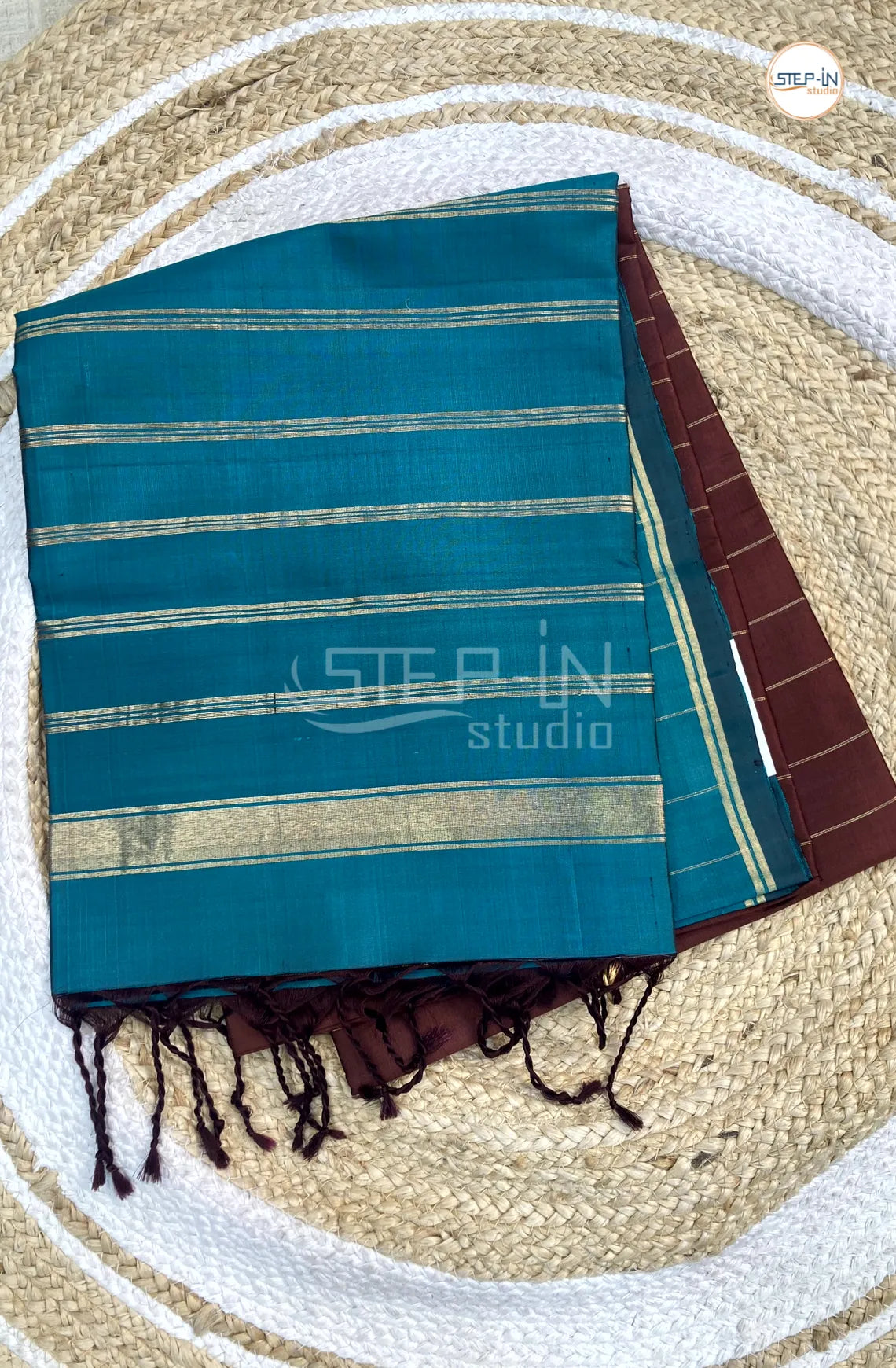 Gold Zari Lines Design Soft Silk Saree With Contrast Boluse and Pallu- Maroon & Green