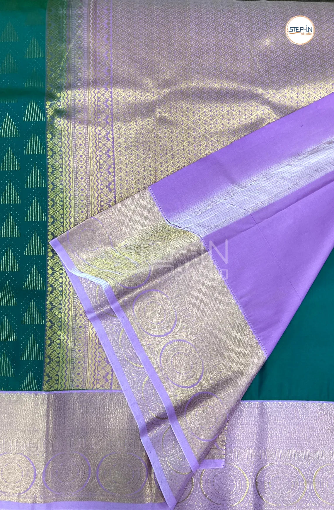 Green Semi Kanchi Silk Saree With Lavender Contrast Zari Border