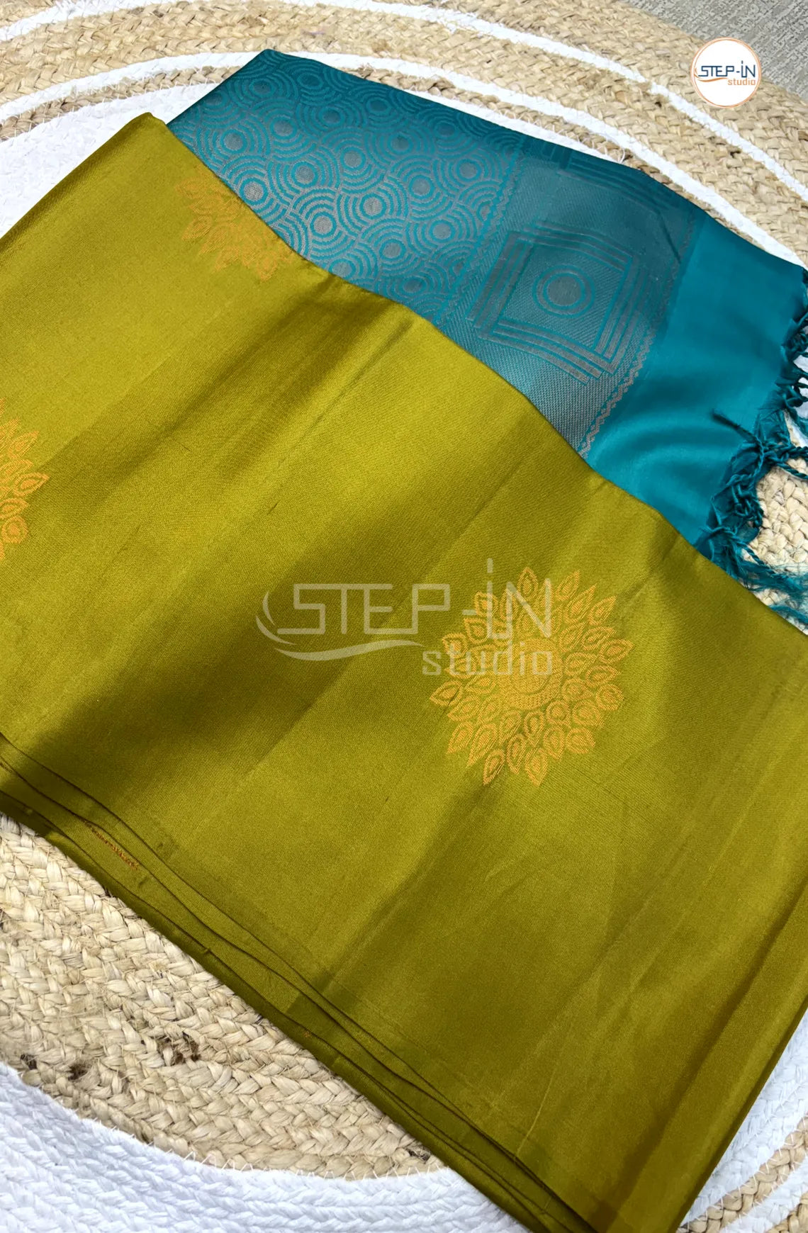 Green & Mallard Blue Floral Flower Design Soft Silk Saree With Contrast Blouse & Design Pallu