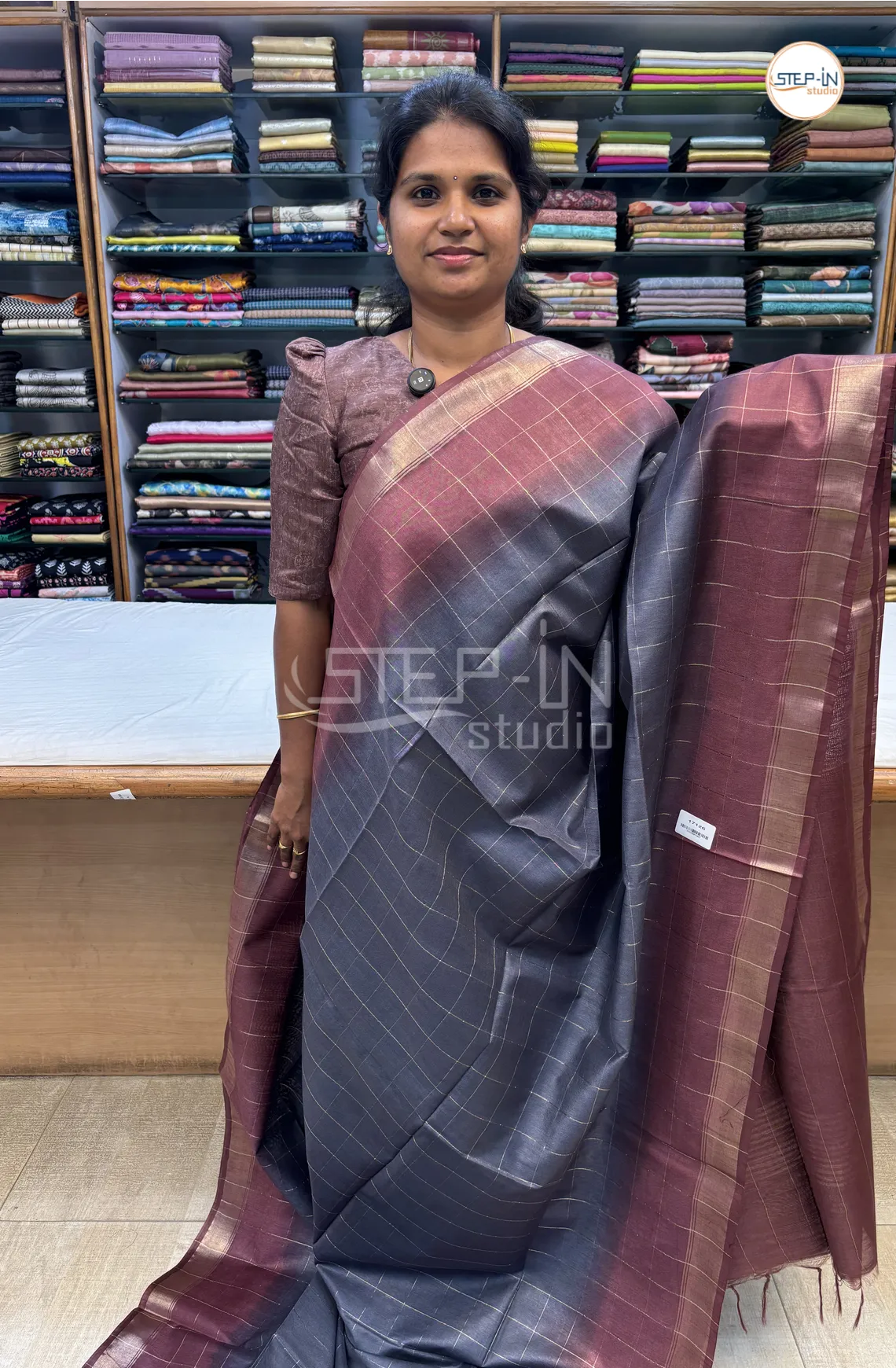 Katan Silk Saree With Contrast Pallu & Border With Blouse-Grey With Marron