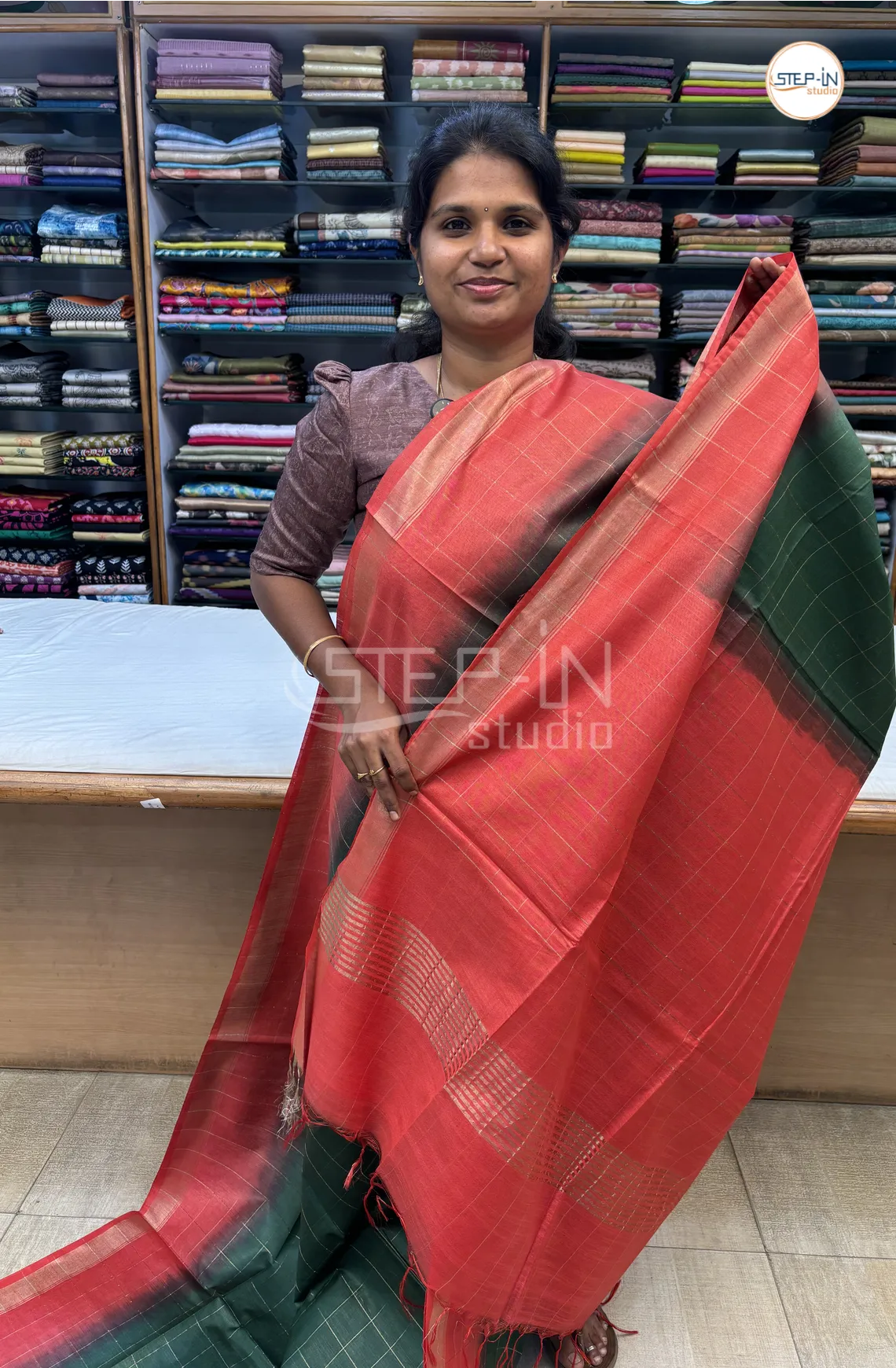 Katan Silk Saree With Contrast Pallu & Border With Blouse - Green & Red