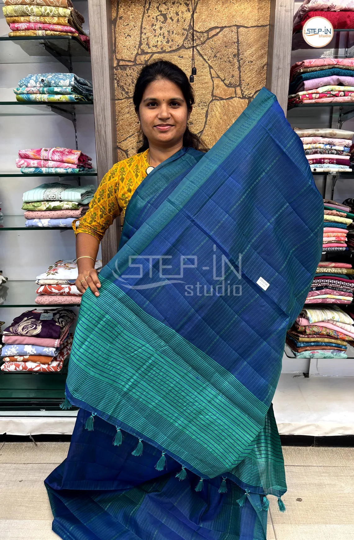 Light Weight  Uppada Silk Saree With Self Blouse & Pallu - Blue