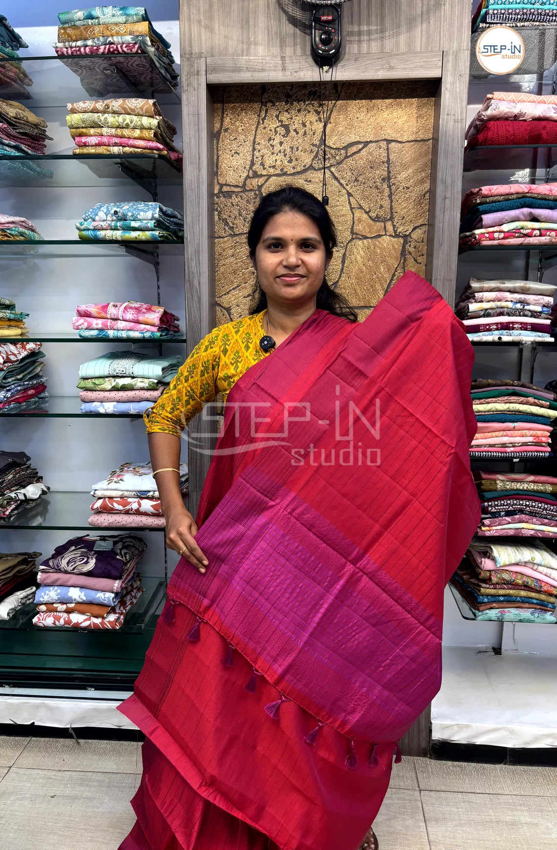 Light Weight  Uppada Silk Saree With Self Blouse & Pallu - Dark Pink