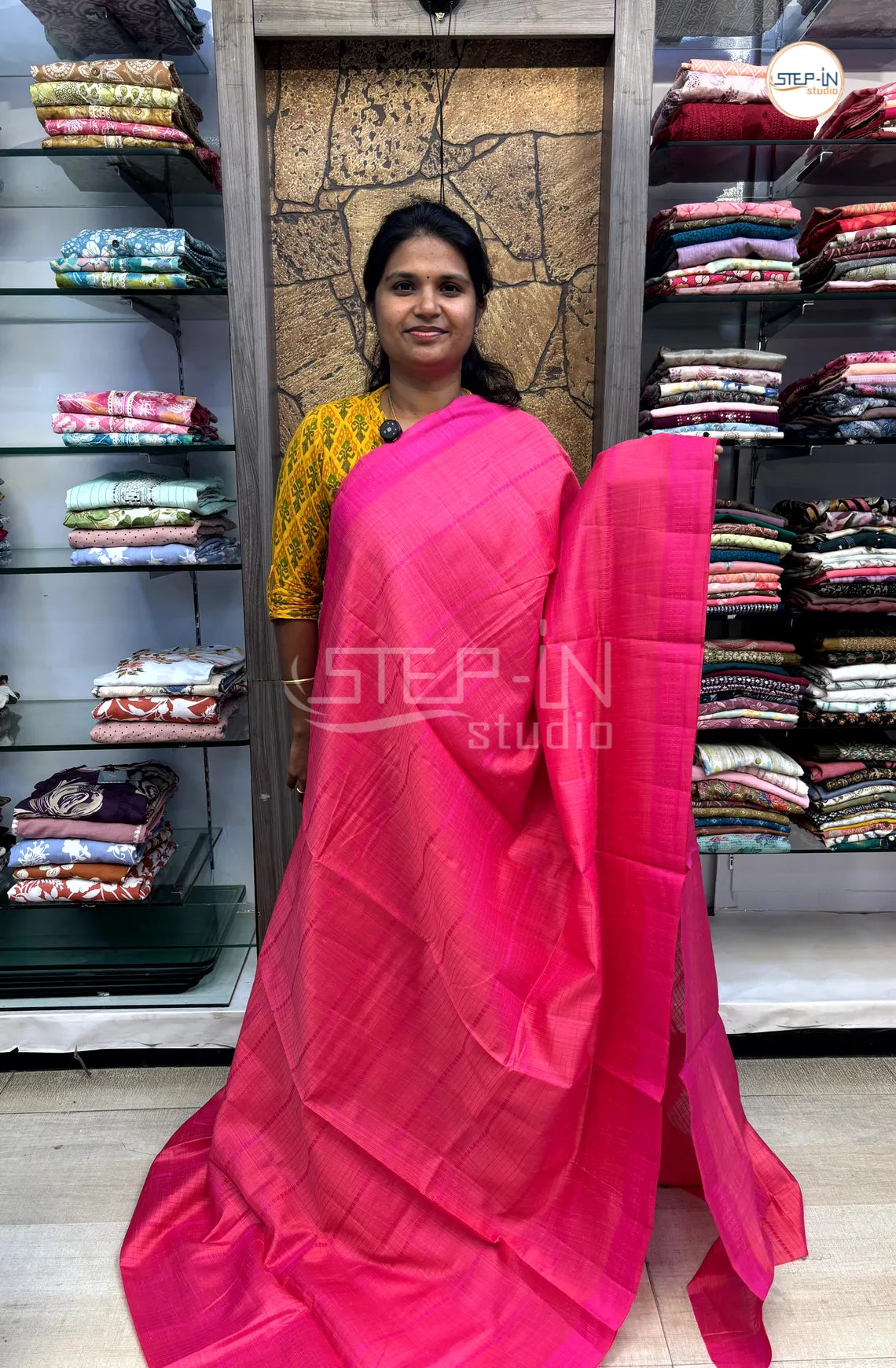 Light Weight  Uppada Silk Saree With Self Blouse & Pallu - Pink