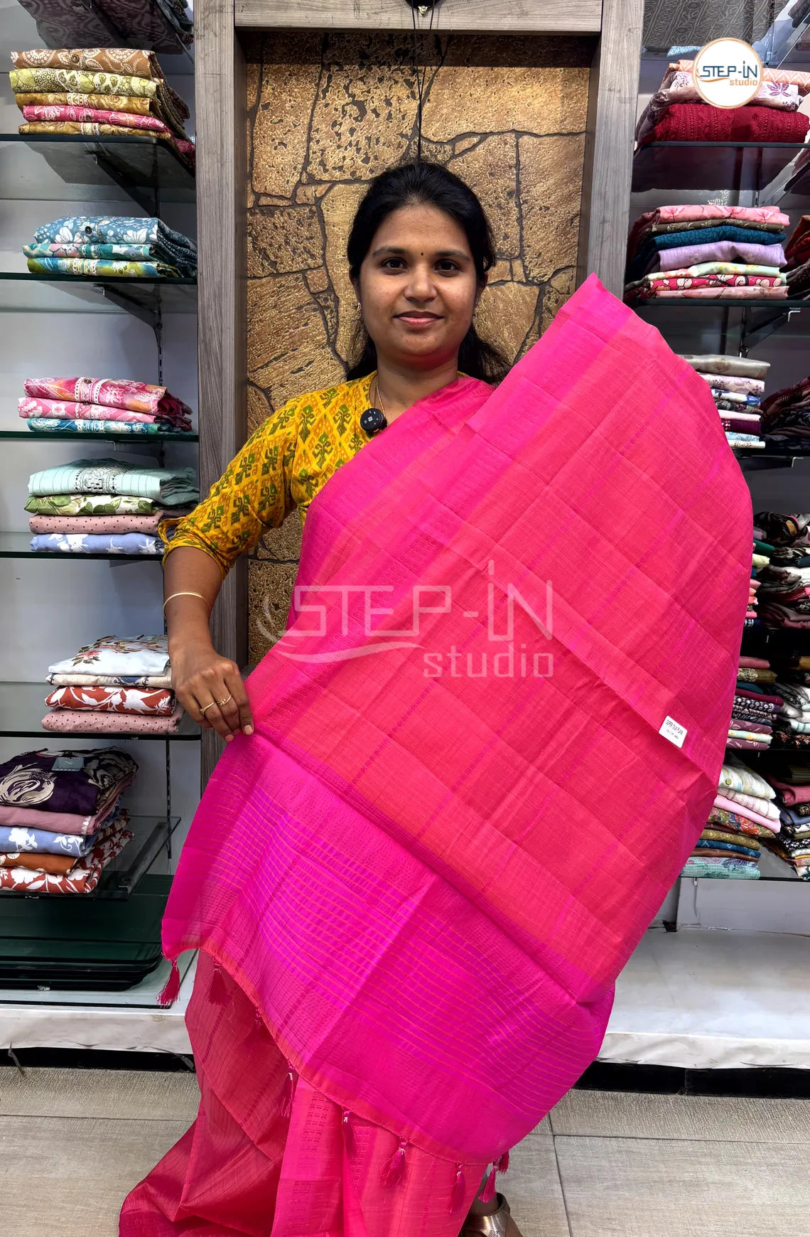 Light Weight  Uppada Silk Saree With Self Blouse & Pallu - Pink