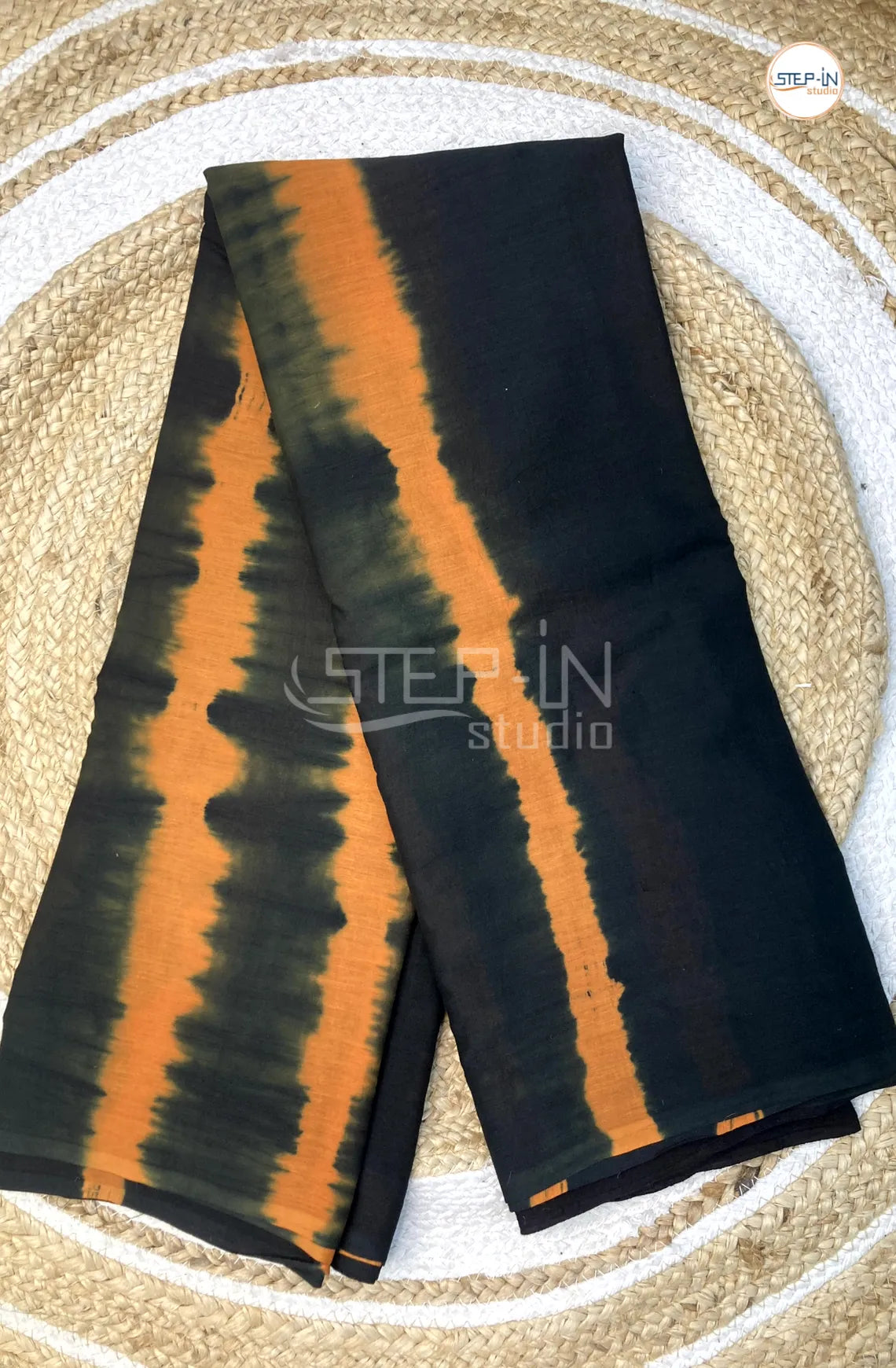 Mul Cotton Saree With Batik Printed - Black