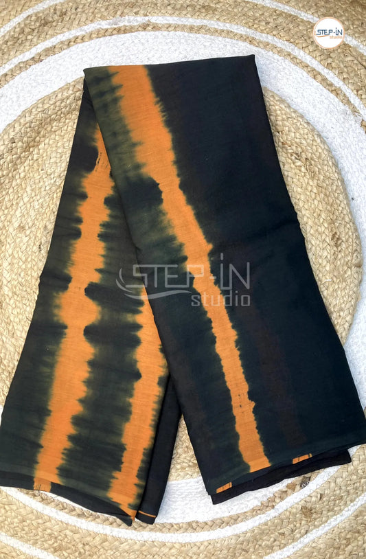 Mul Cotton Saree With Batik Printed - Black