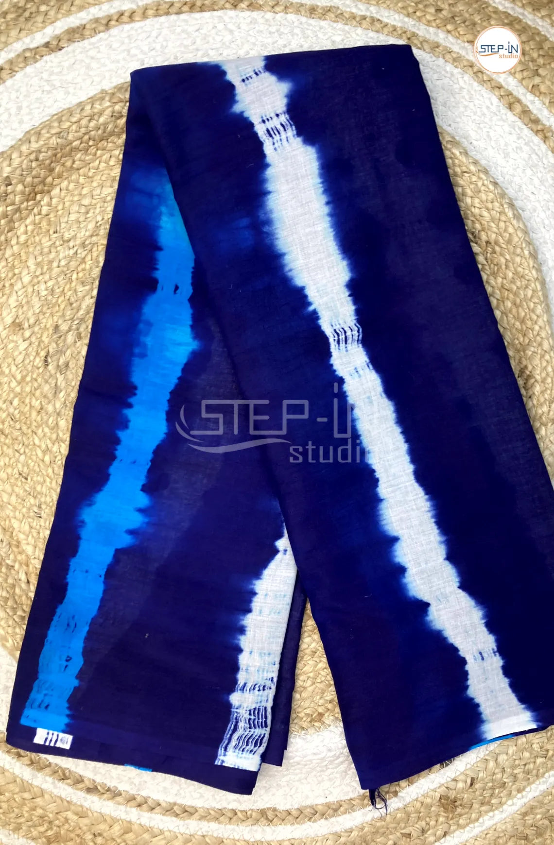 Mul Cotton Saree With Batik Printed - Navy Blue
