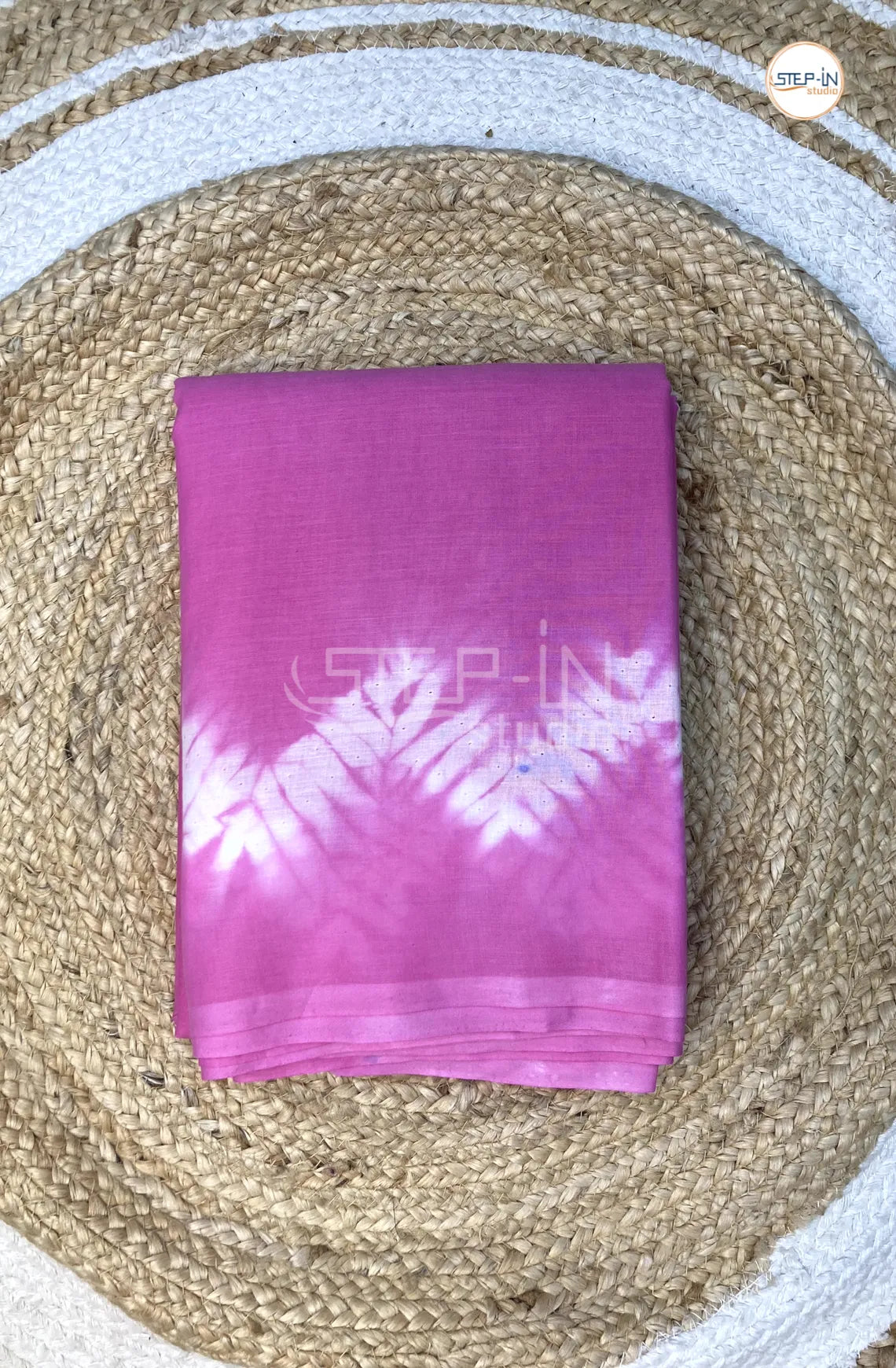 Mul Cotton Saree With Batik Printed - Pink