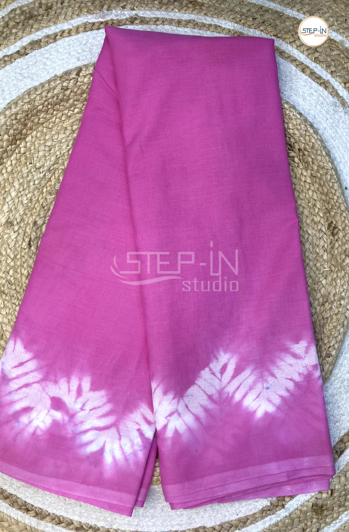 Mul Cotton Saree With Batik Printed - Pink