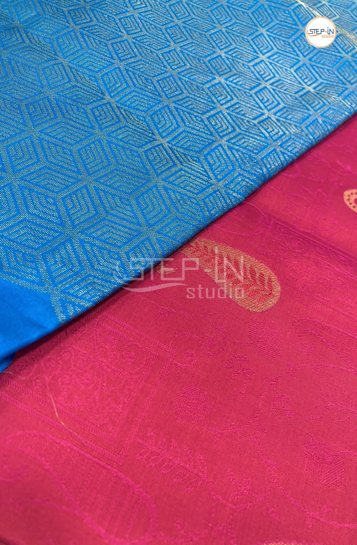 Pink Gold Zari Mango Design Soft Silk Saree With Contrast Boluse and Pallu