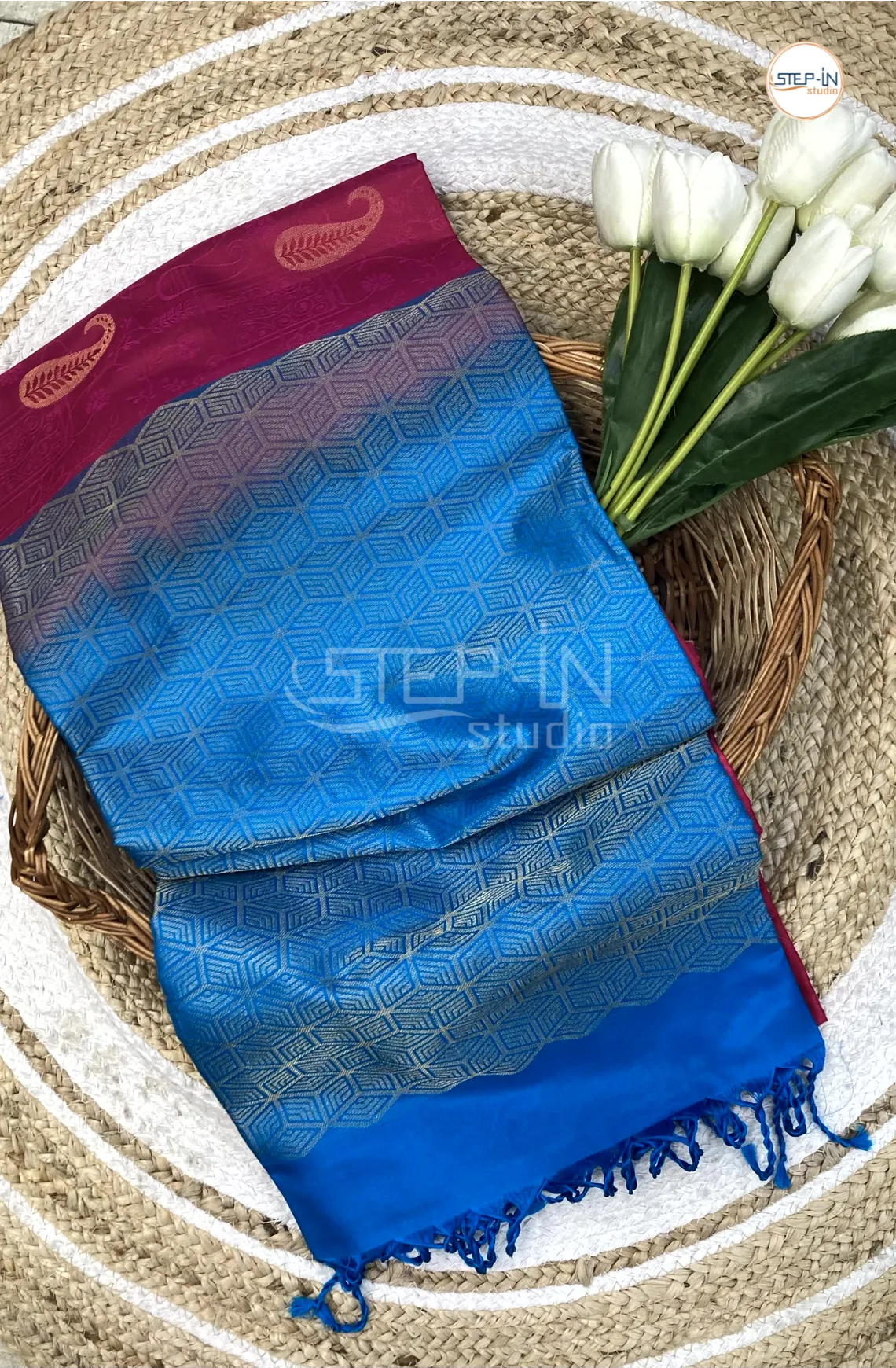 Pink Gold Zari Mango Design Soft Silk Saree With Contrast Boluse and Pallu