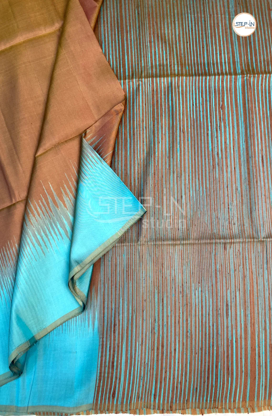Plain Raw Soft Silk Saree With Contrast Boluse and Pallu - Brown & Sea Blue