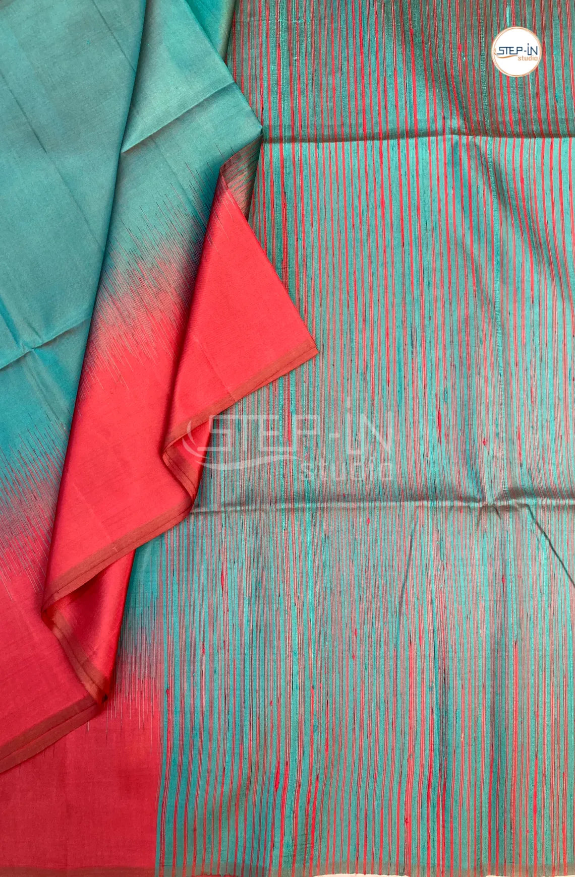 Plain Raw Soft Silk Saree With Contrast Boluse and Pallu -Blue & Red