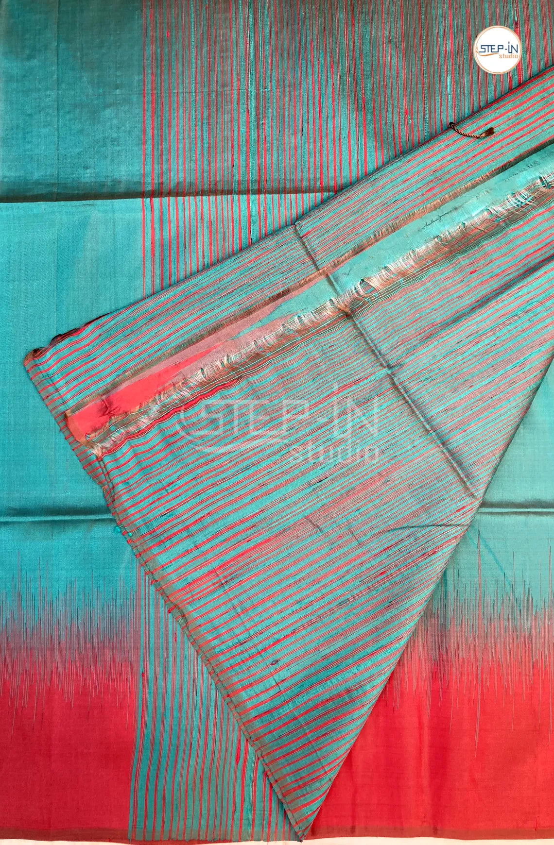 Plain Raw Soft Silk Saree With Contrast Boluse and Pallu -Blue & Red