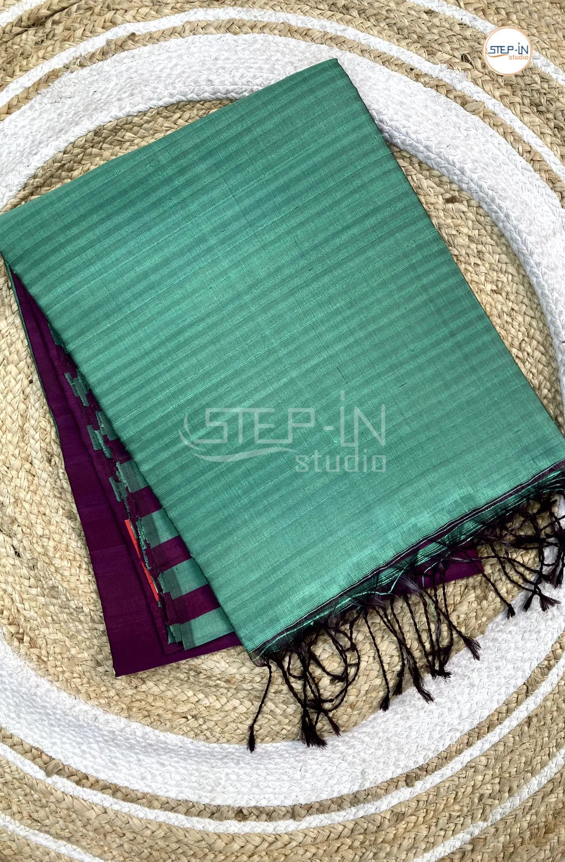 Plain Raw Soft Silk Saree With Contrast Boluse and Pallu - Magenta & Mint Green