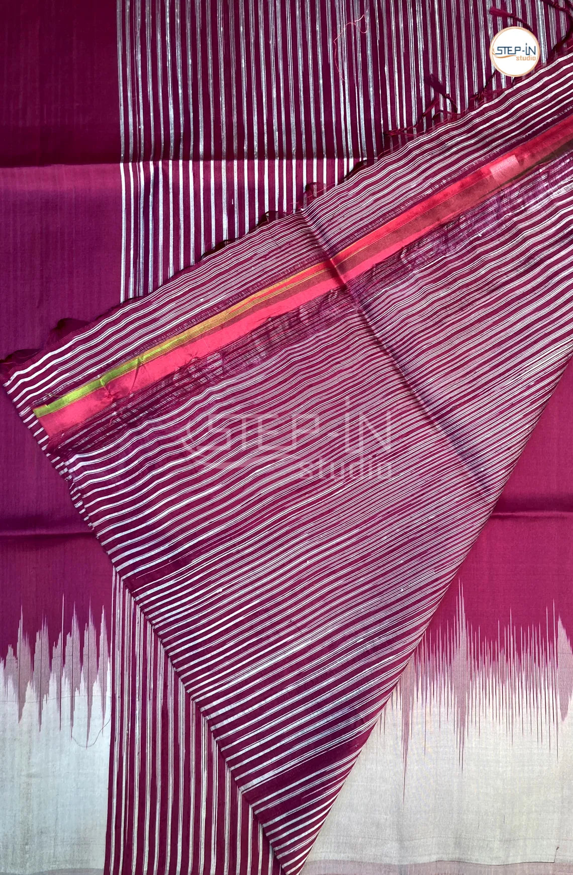Plain Raw Soft Silk Saree With Contrast Boluse and Pallu -Maroon & Grey