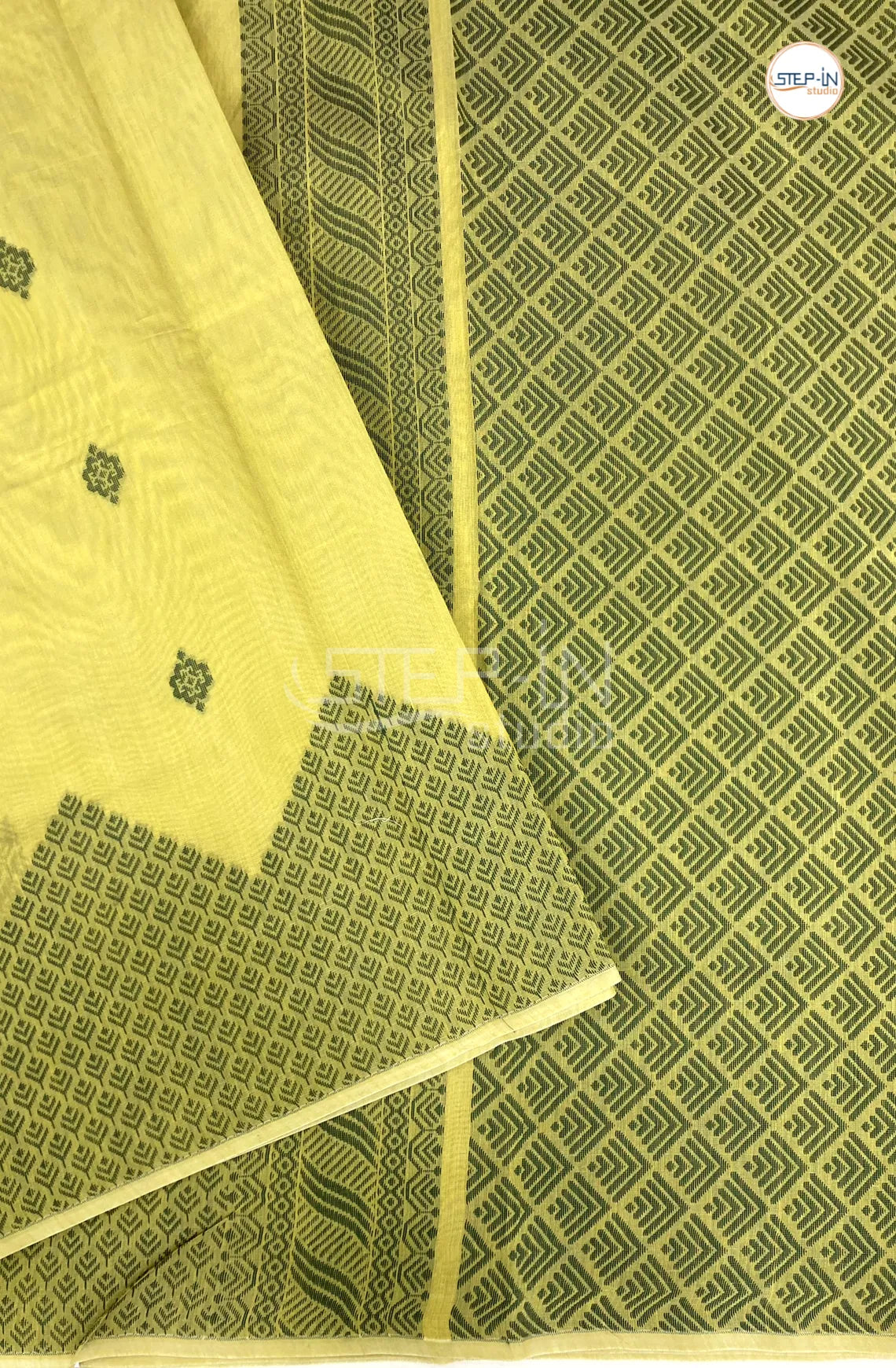 Pure Silk Cotton Saree With Geometric Floral Design Body - Lime Green