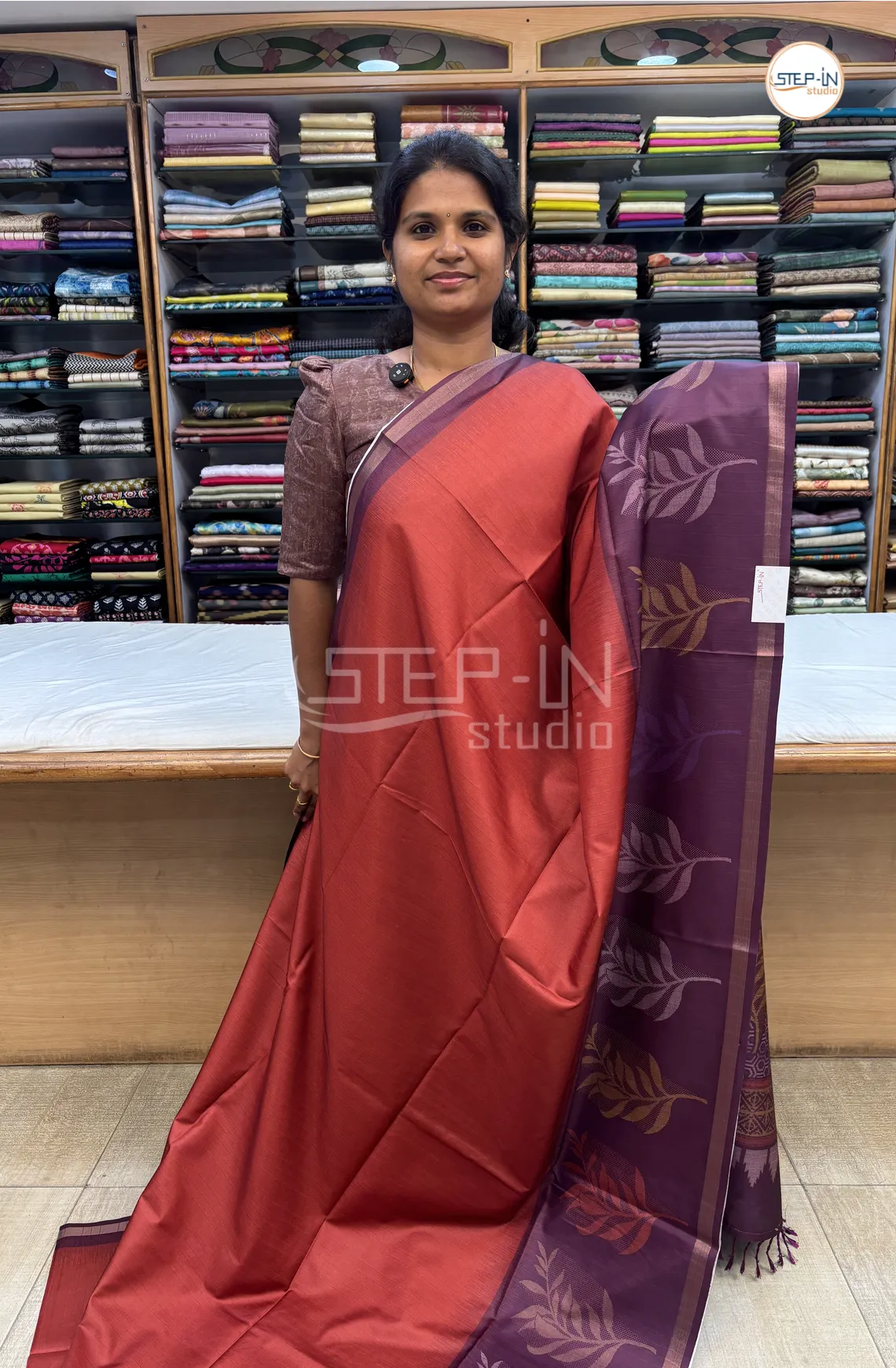 Semi Butter Silk Saree With Contrast Pallu & Border With Blouse - Red &Marron