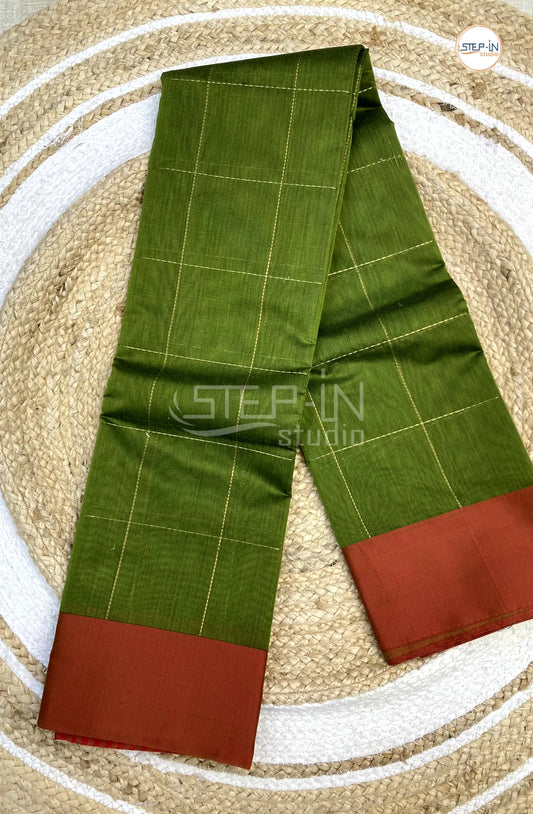 Silk Cotton Saree With Checked Body - Bottle Green with Red